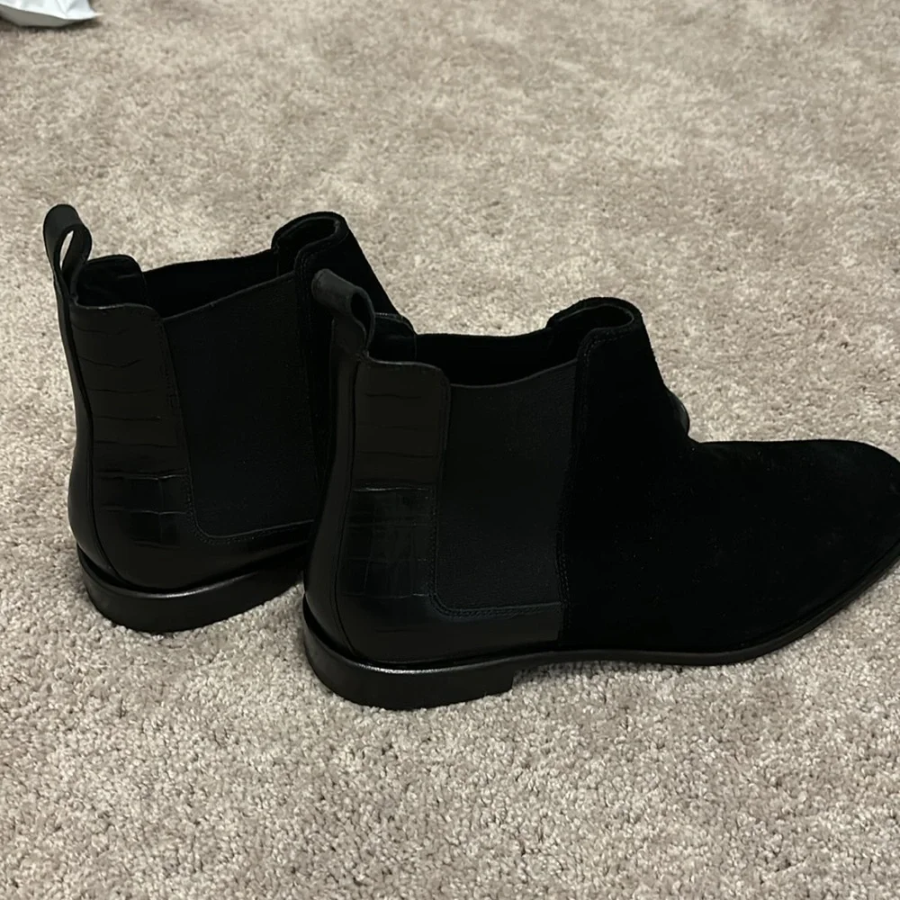 DONALD PLINER Calf Suede Chelsea Boot In black